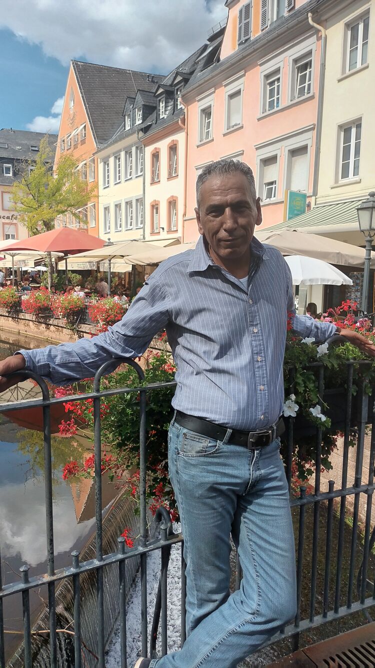  30739532  Jauad, 50 ,    