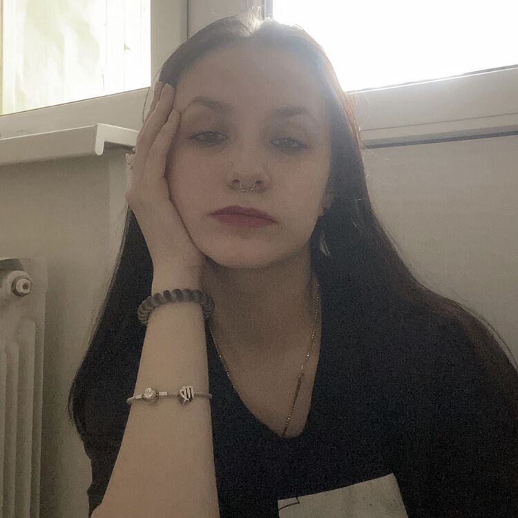  33005732  , 20 ,    