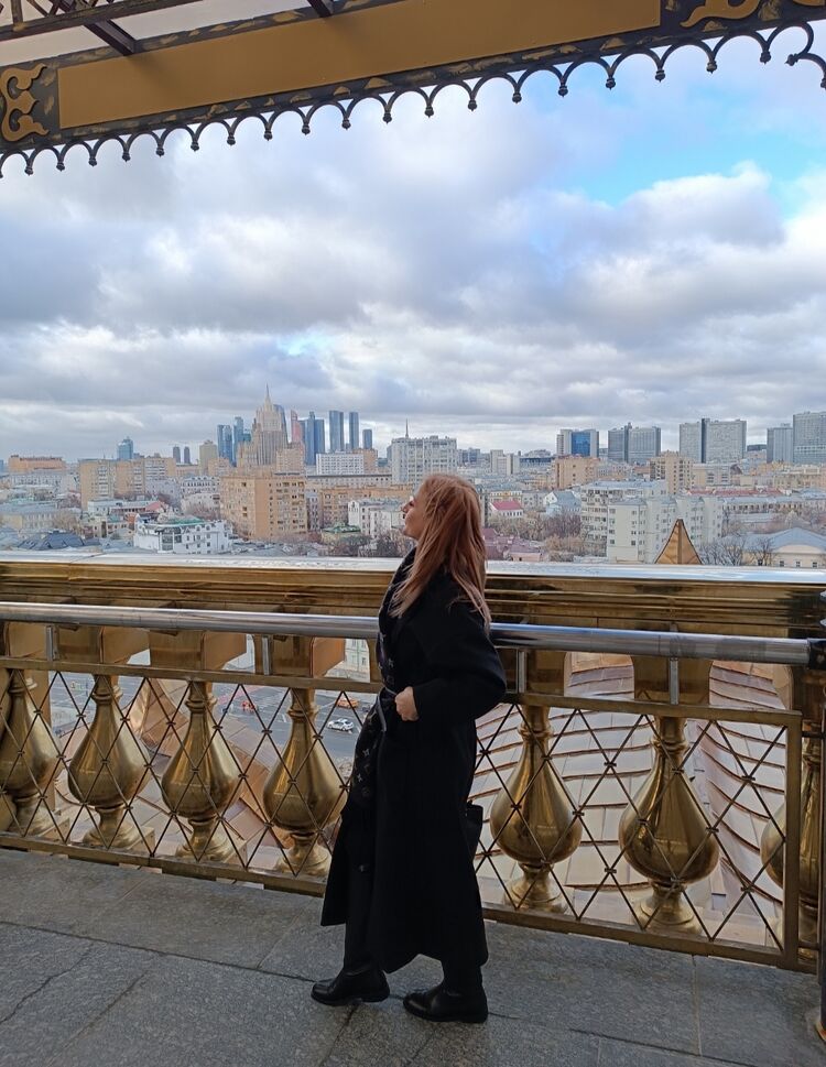  54373512  Diana, 44 ,    