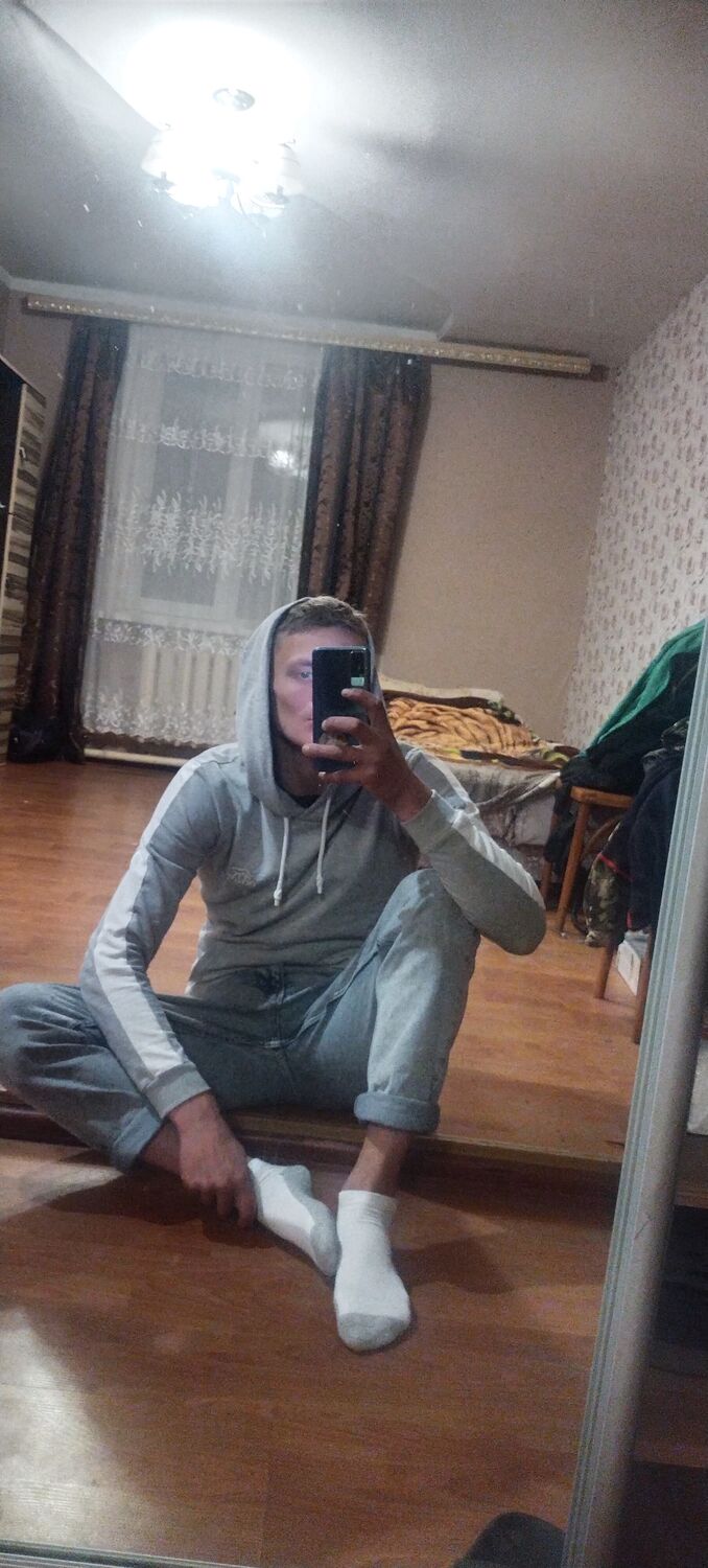  46481052  Pavel, 22 ,    