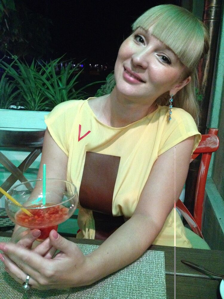  ,   Viktori, 44 ,  