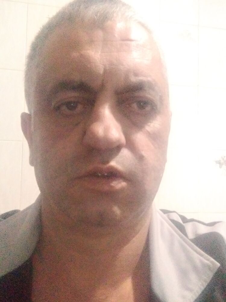  23045892  Vasea, 49 ,    