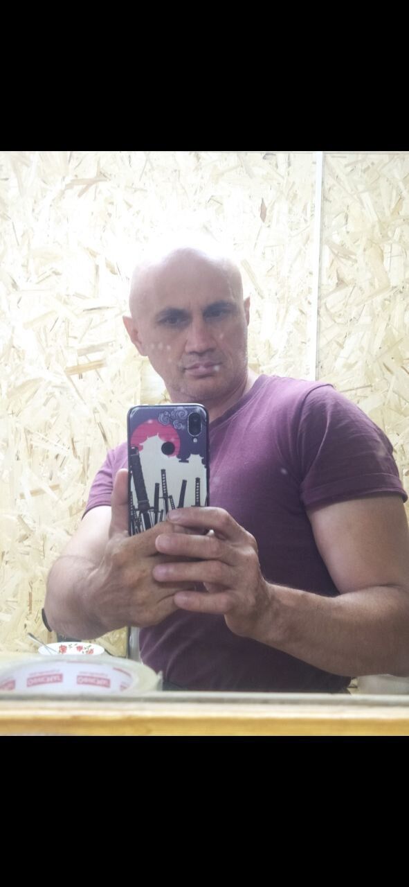  52984152  Petr, 47 ,    