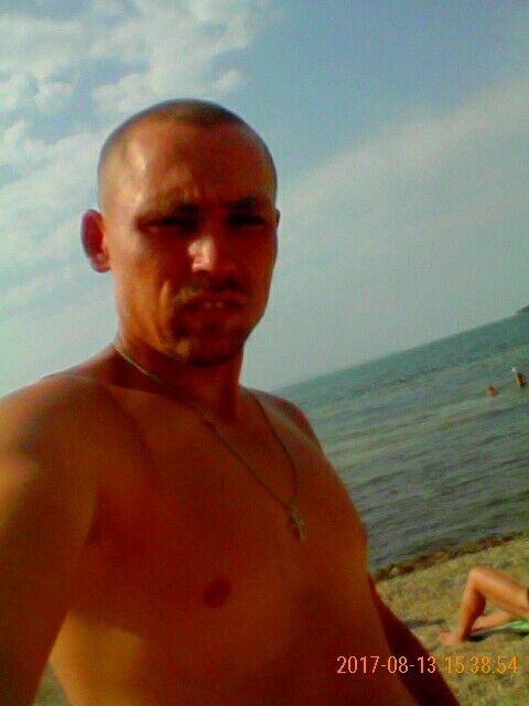  10236032  Sergey, 36 ,    