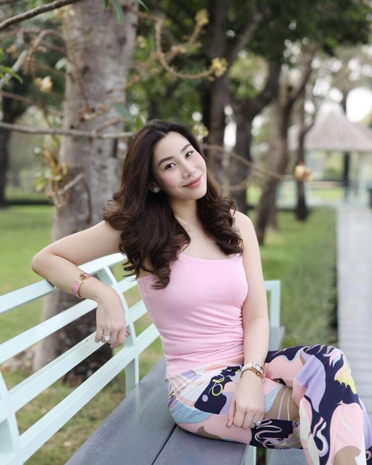  ,   Mei Li, 35 ,   ,   