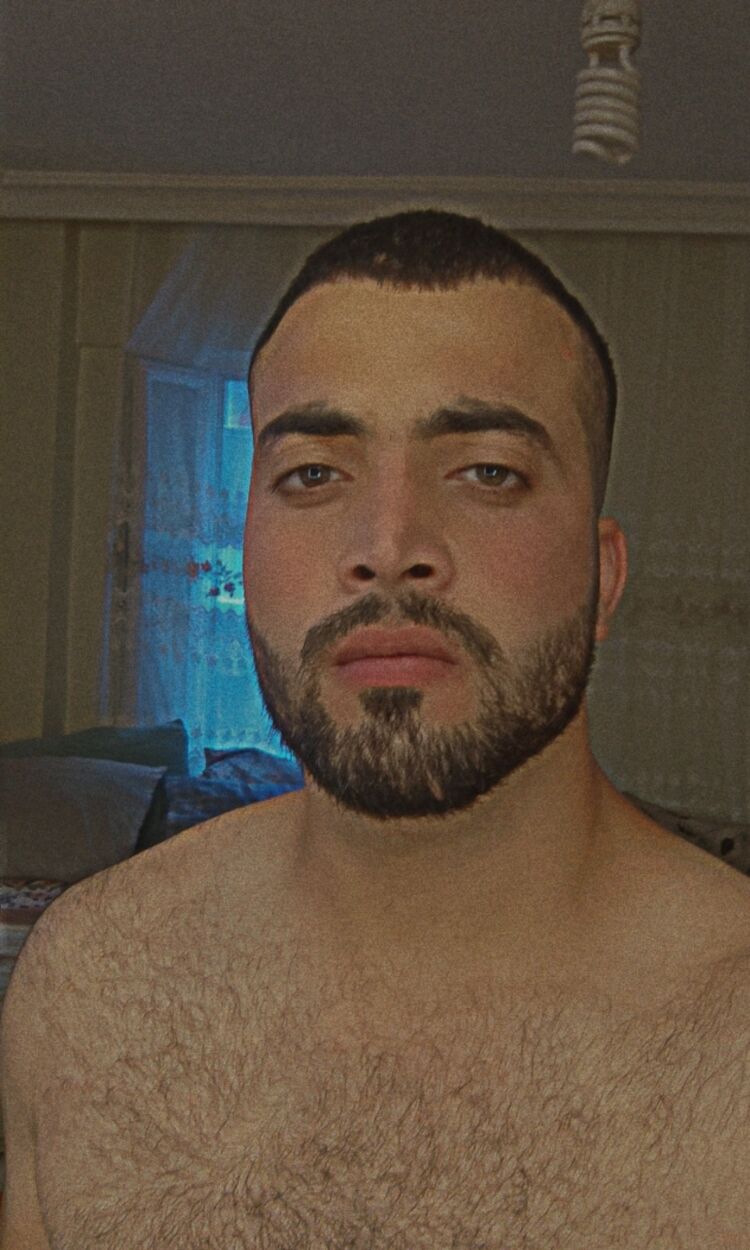 46223392  Ali, 24 ,    
