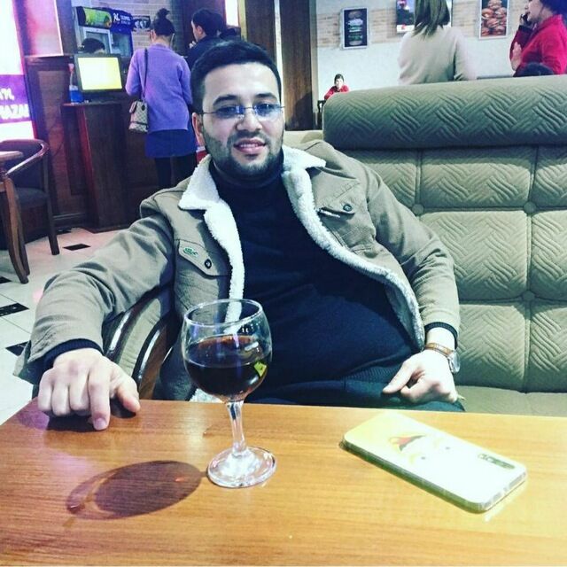  40446552  Farrux, 31 ,    