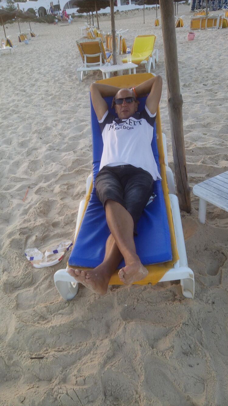  23852822  Djamel, 51 ,    Algiers