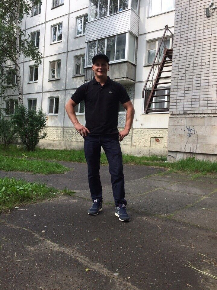  10724032  Anton, 41 ,    