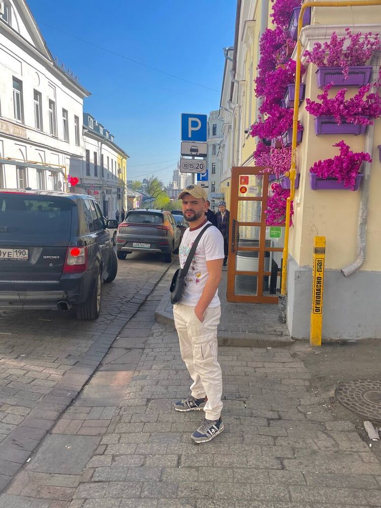  ,   Amer, 28 ,   ,   