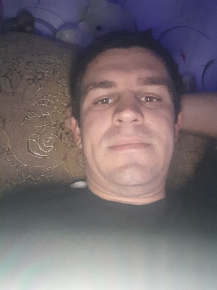  24661042  Stanislav, 31 ,    