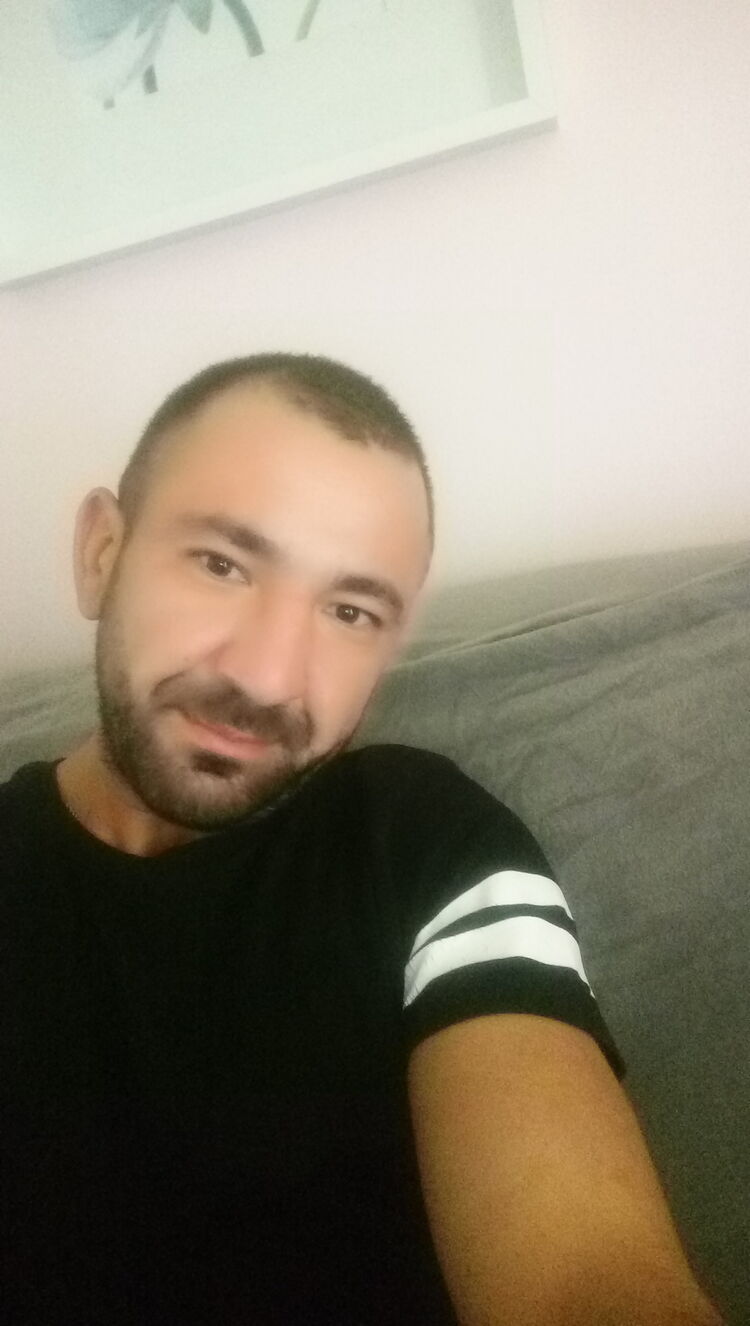  41199992  Alex, 32 ,    