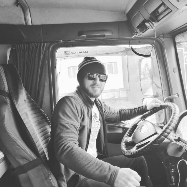  45321822  , 41 ,    -