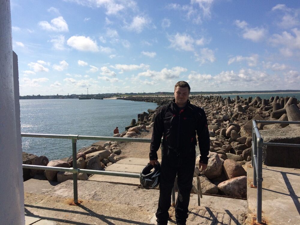  8669392  Janis, 37 ,    