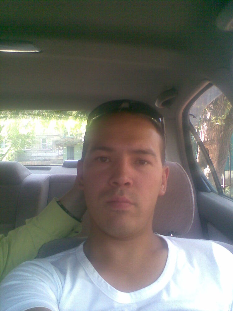  33977242  Nik, 101 ,    