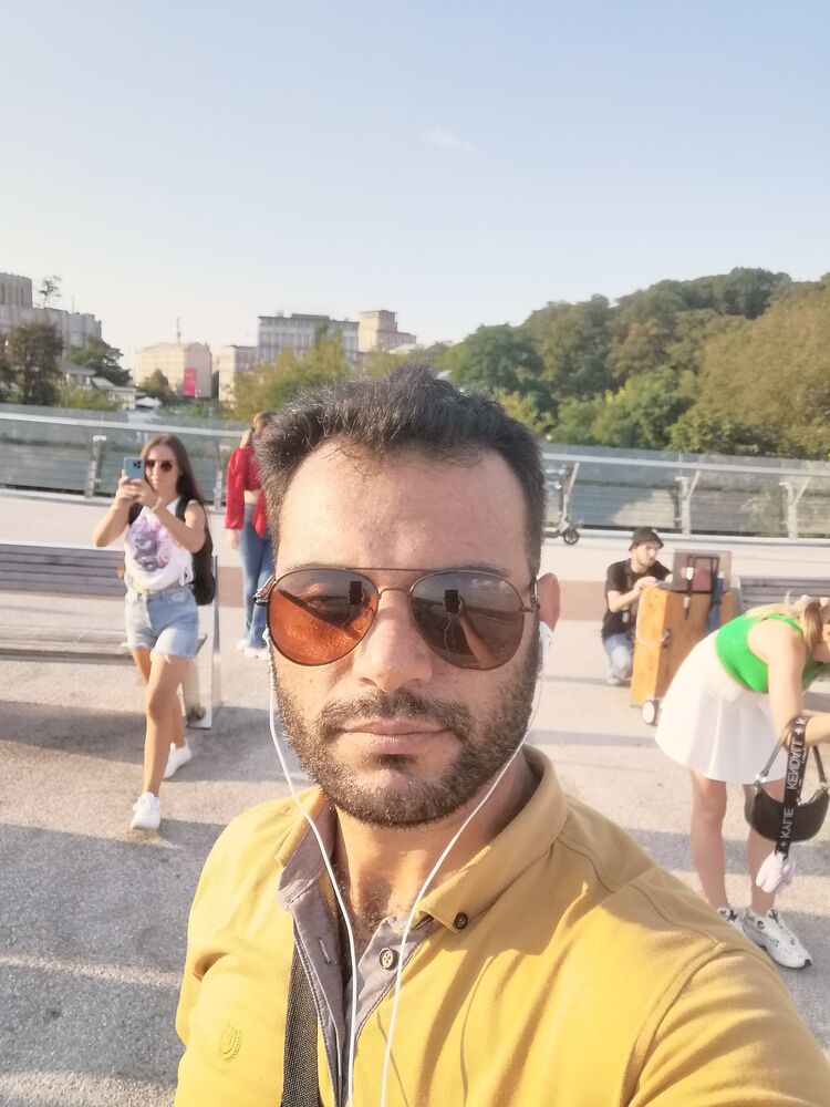  37130032  Emad, 32 ,    