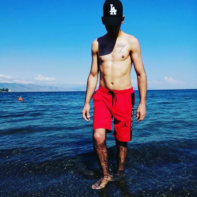  16856862  Arman, 29 ,    