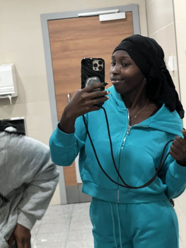  49513132  Mabedi, 22 ,    