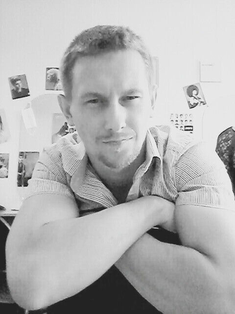  23387132  Oliver, 35 ,    