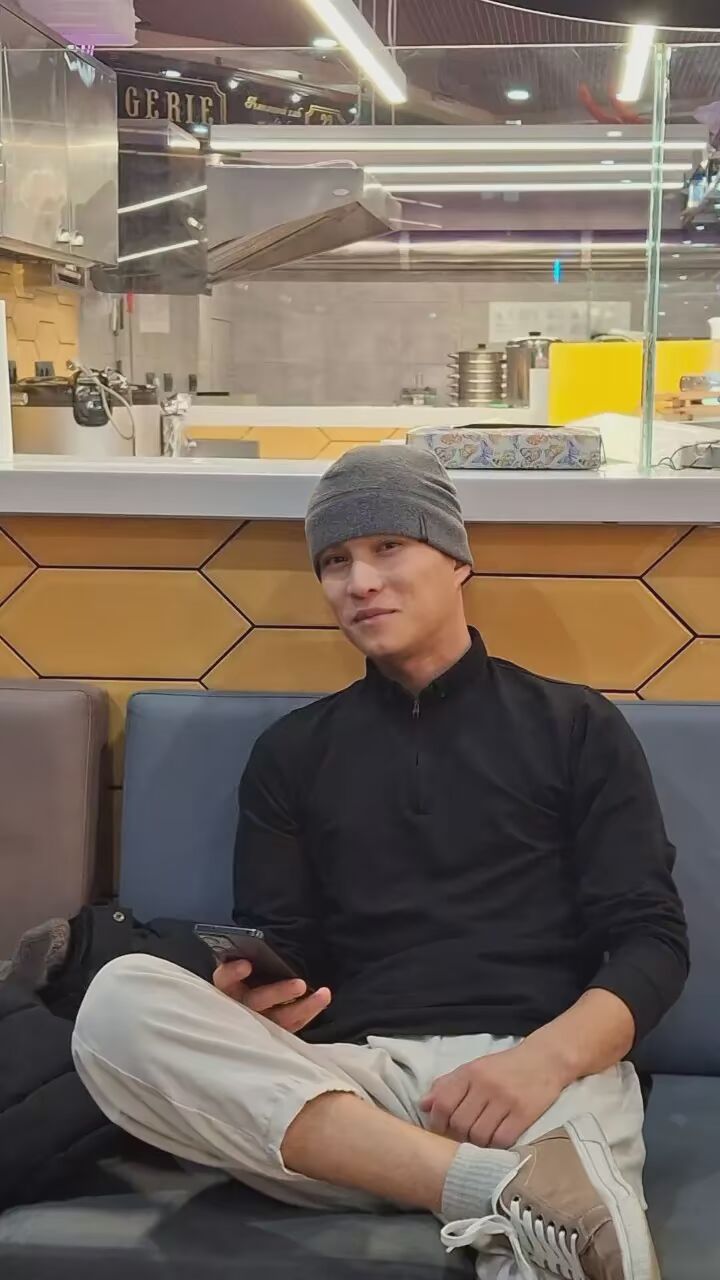  53311472  Islam, 24 ,    