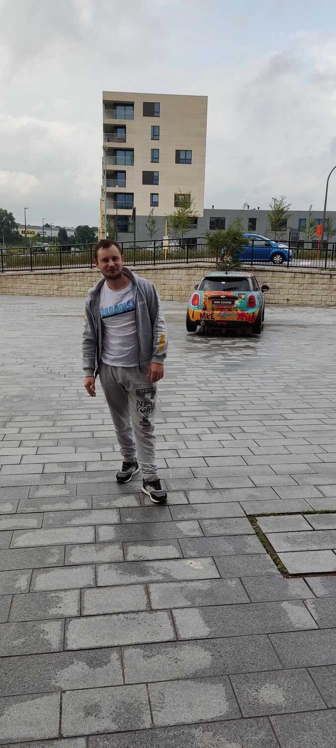  23732642  Vanea, 36 ,    