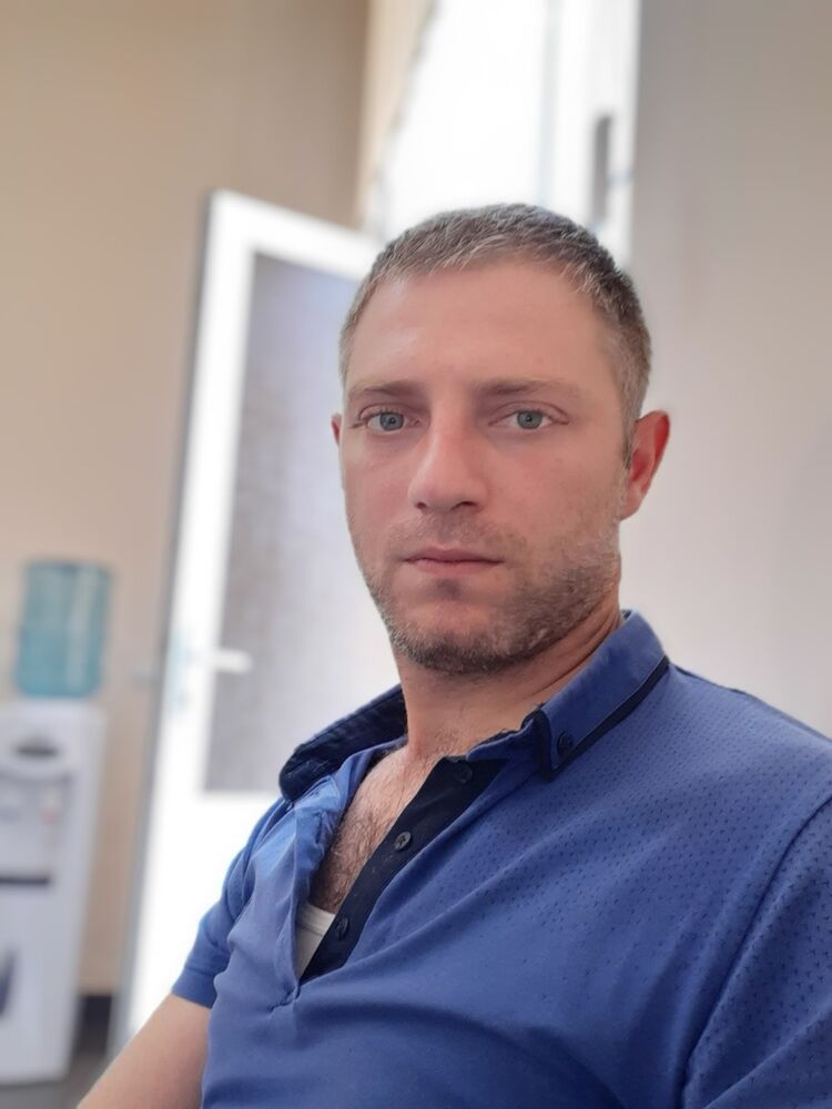  ,   Harut, 39 ,   