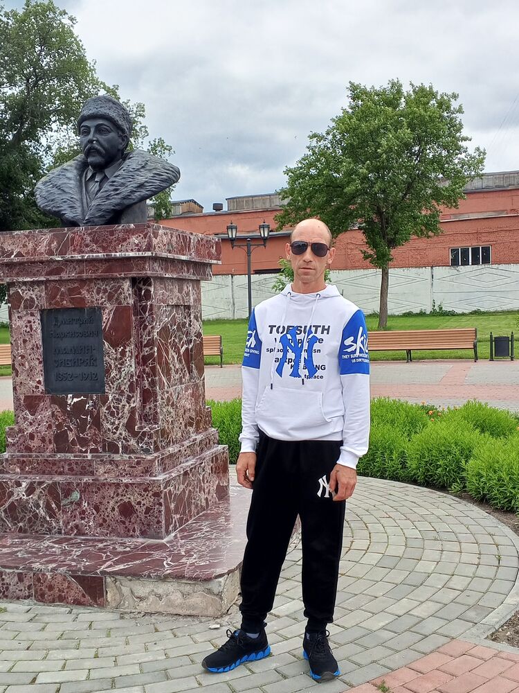  53696322  Alexander, 43 ,    