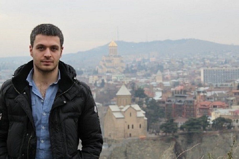  ,   Armen, 31 ,   ,   , c , 
