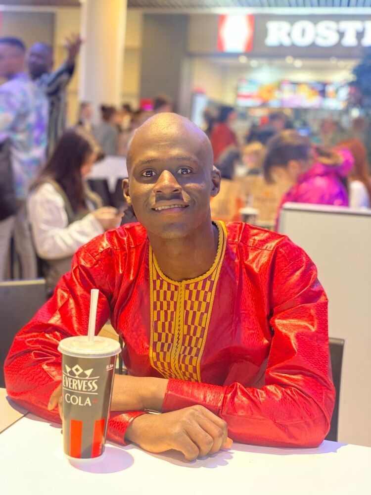  51122792  , 23 ,    -