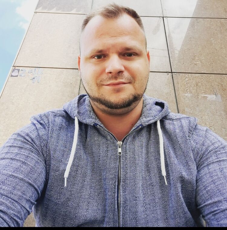  ,   Pavel, 37 ,   ,   