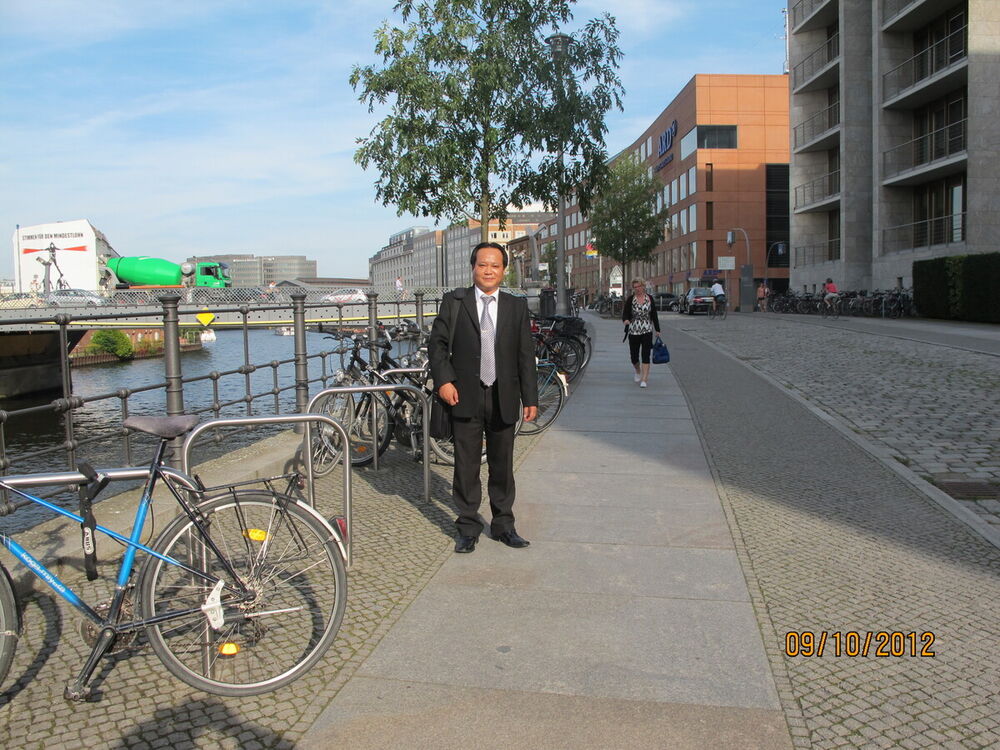  21980462  Ivan, 47 ,    