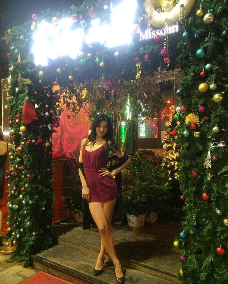  ,   Yana, 29 ,   ,   