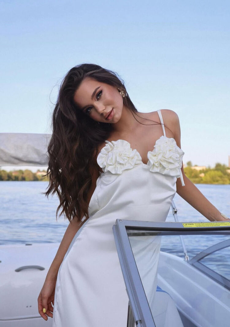  52965282  Anastasia, 27 ,    