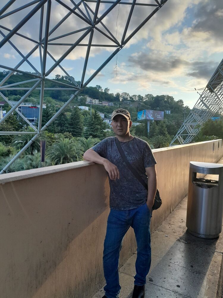  54496062  Danik , 35 ,    