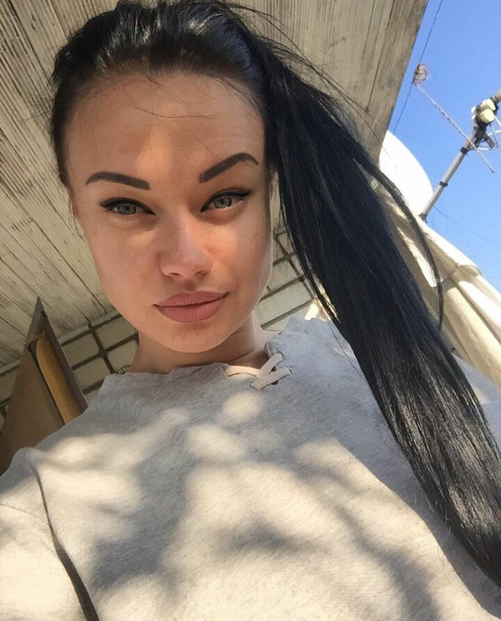  19350412  Ania, 33 ,    