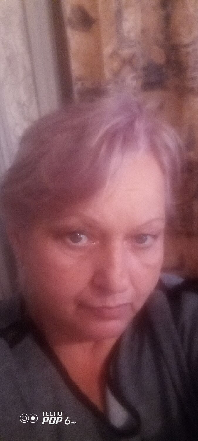  40117562  Elena, 54 ,    