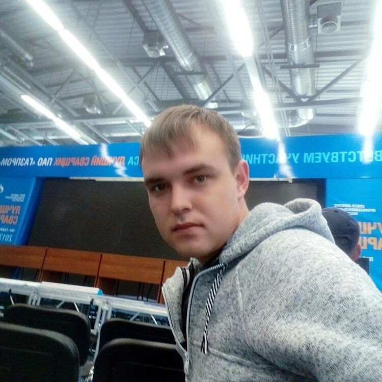  10671042  Nikita, 33 ,    