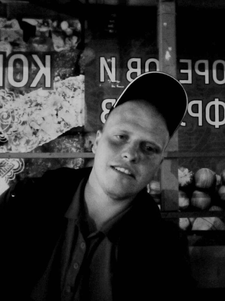  42750332  Leonid, 27 ,    