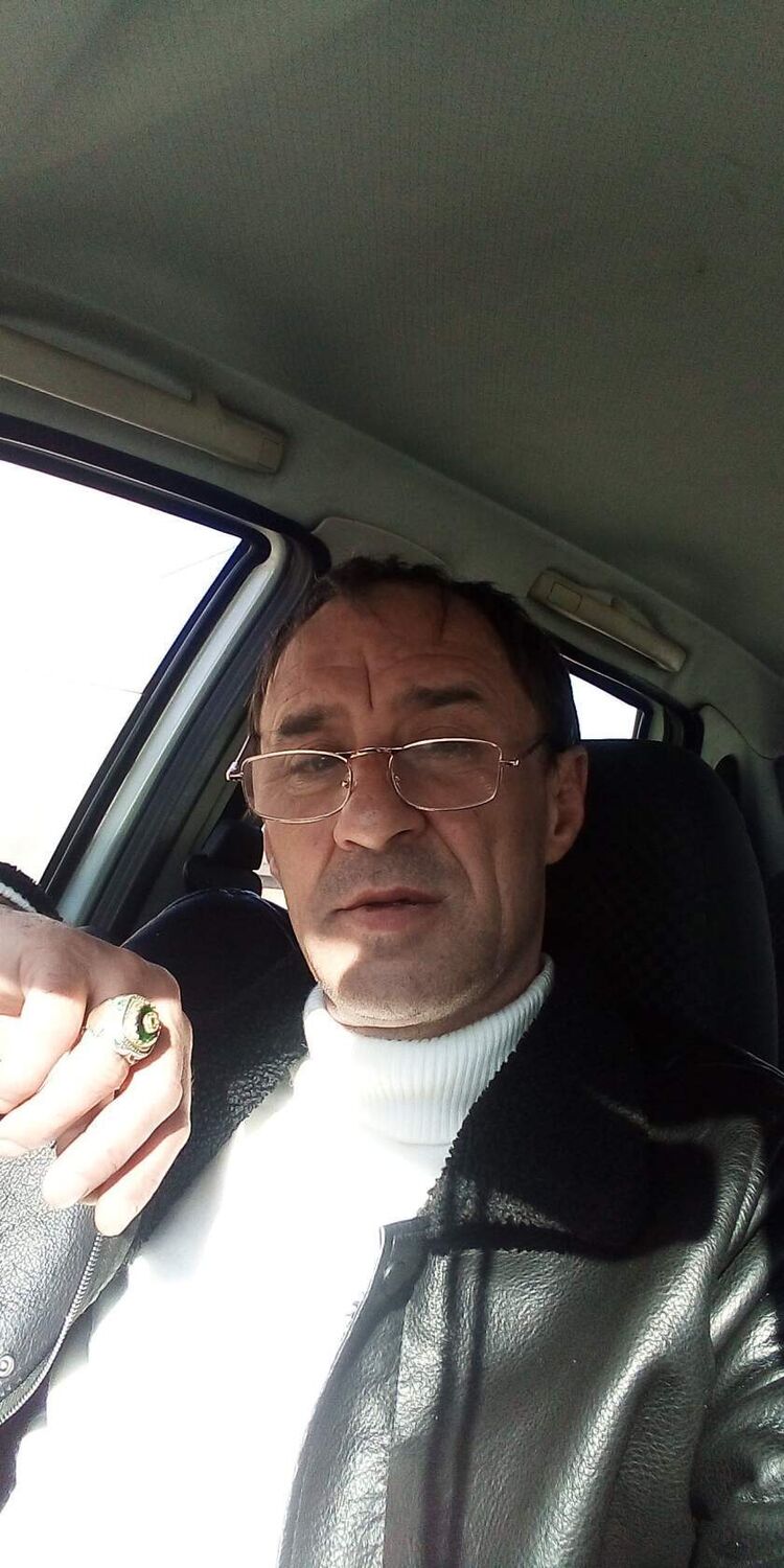  46382792  Ruslan, 54 ,     