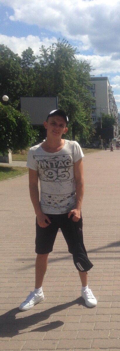  ,   Oleg, 27 ,   