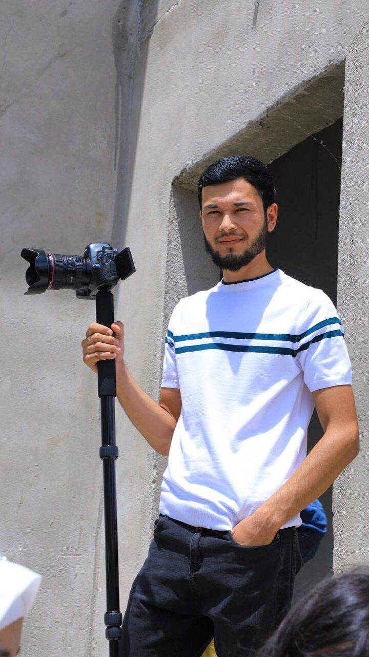  53078722  Dima, 24 ,    
