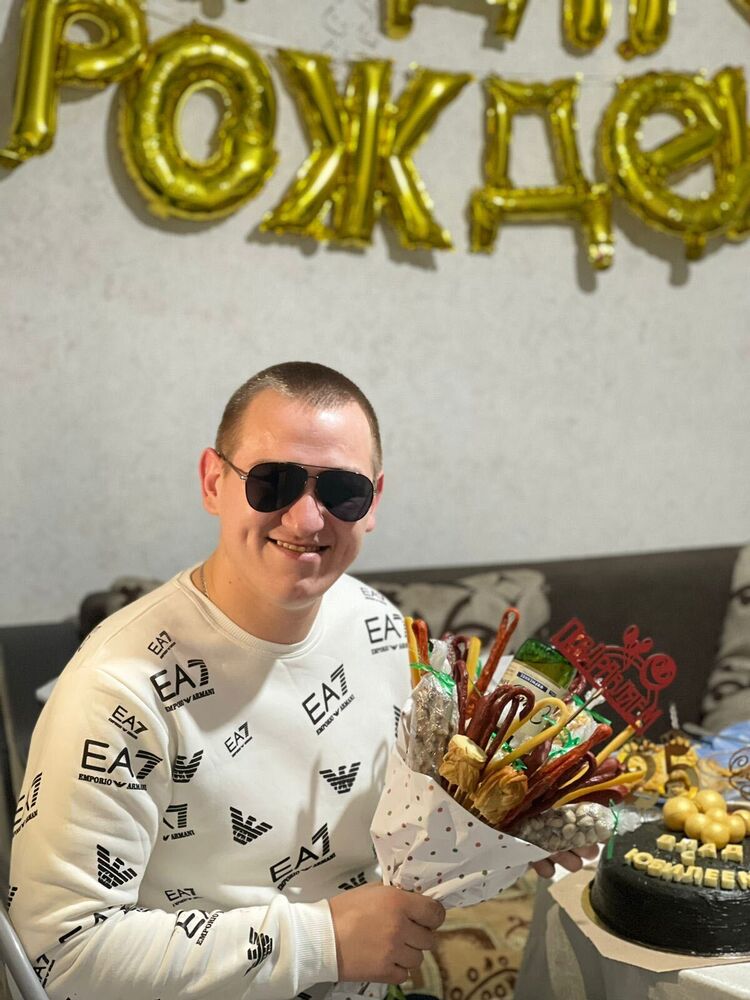  31188382  Vladislav, 27 ,    