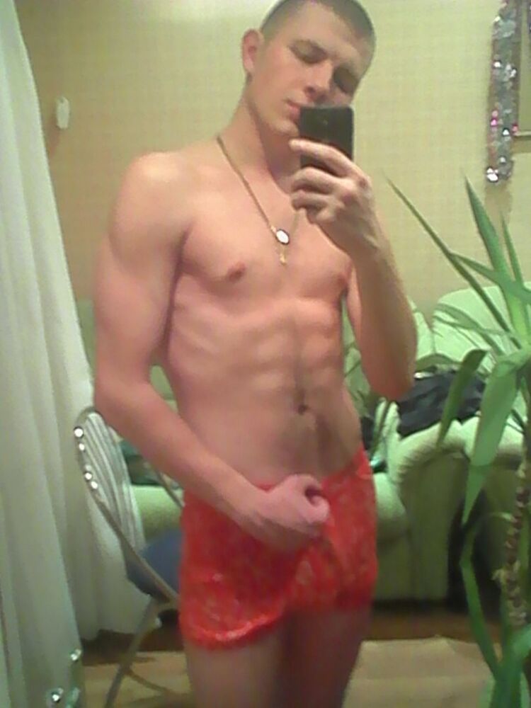  8727552  Artem, 31 ,    