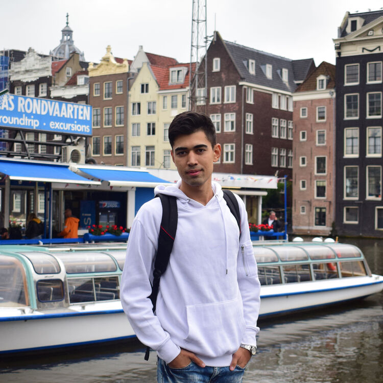 ,   Abror, 26 ,   ,   , c , 