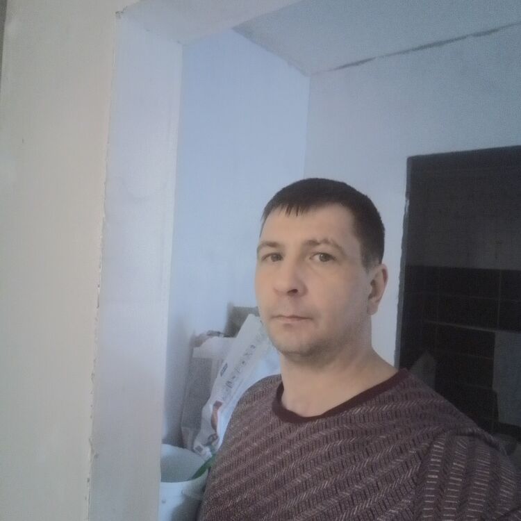  25351282  Max, 42 ,    