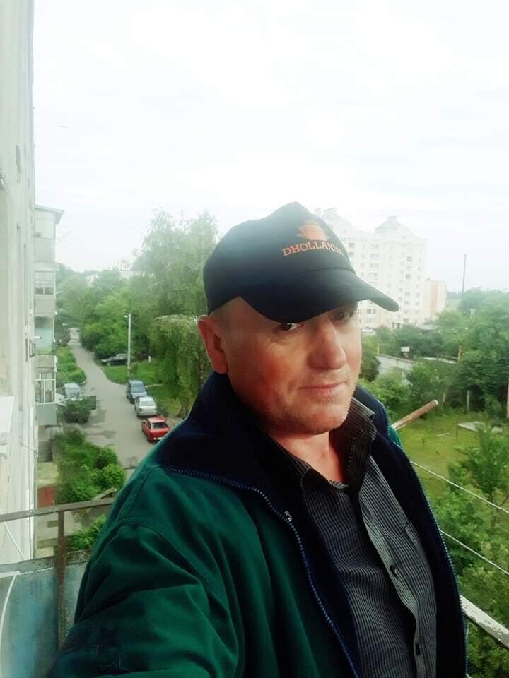  20927802  Igor , 56 ,    