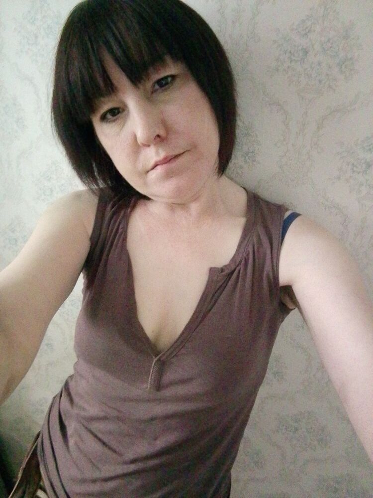  43306402  Marina, 38 ,    