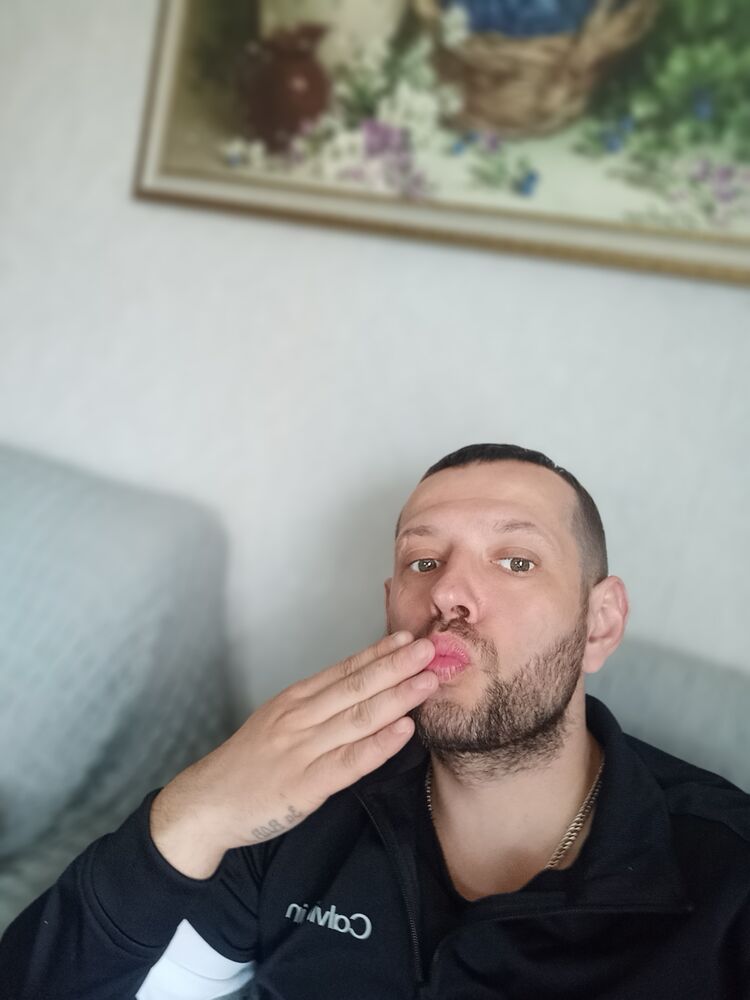  44689642  , 37 ,    