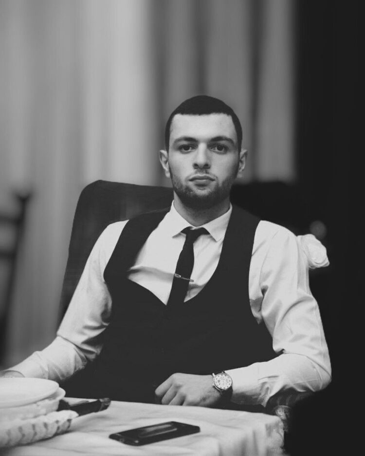  ,   Hovo, 25 ,   ,   
