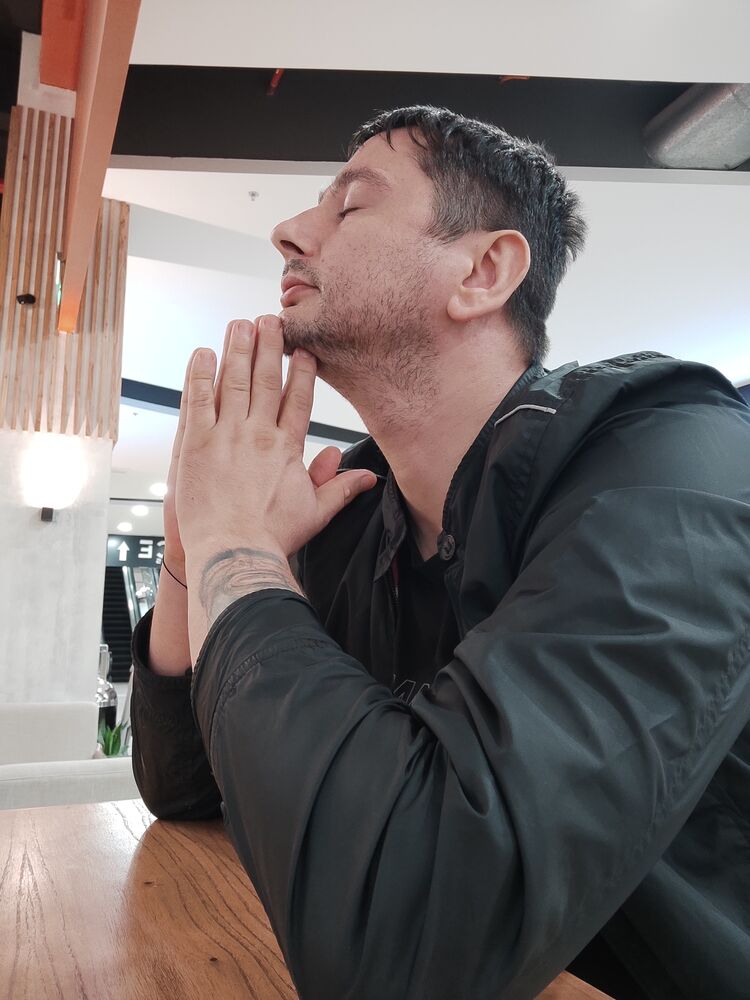  ,   Farid, 37 ,   ,   